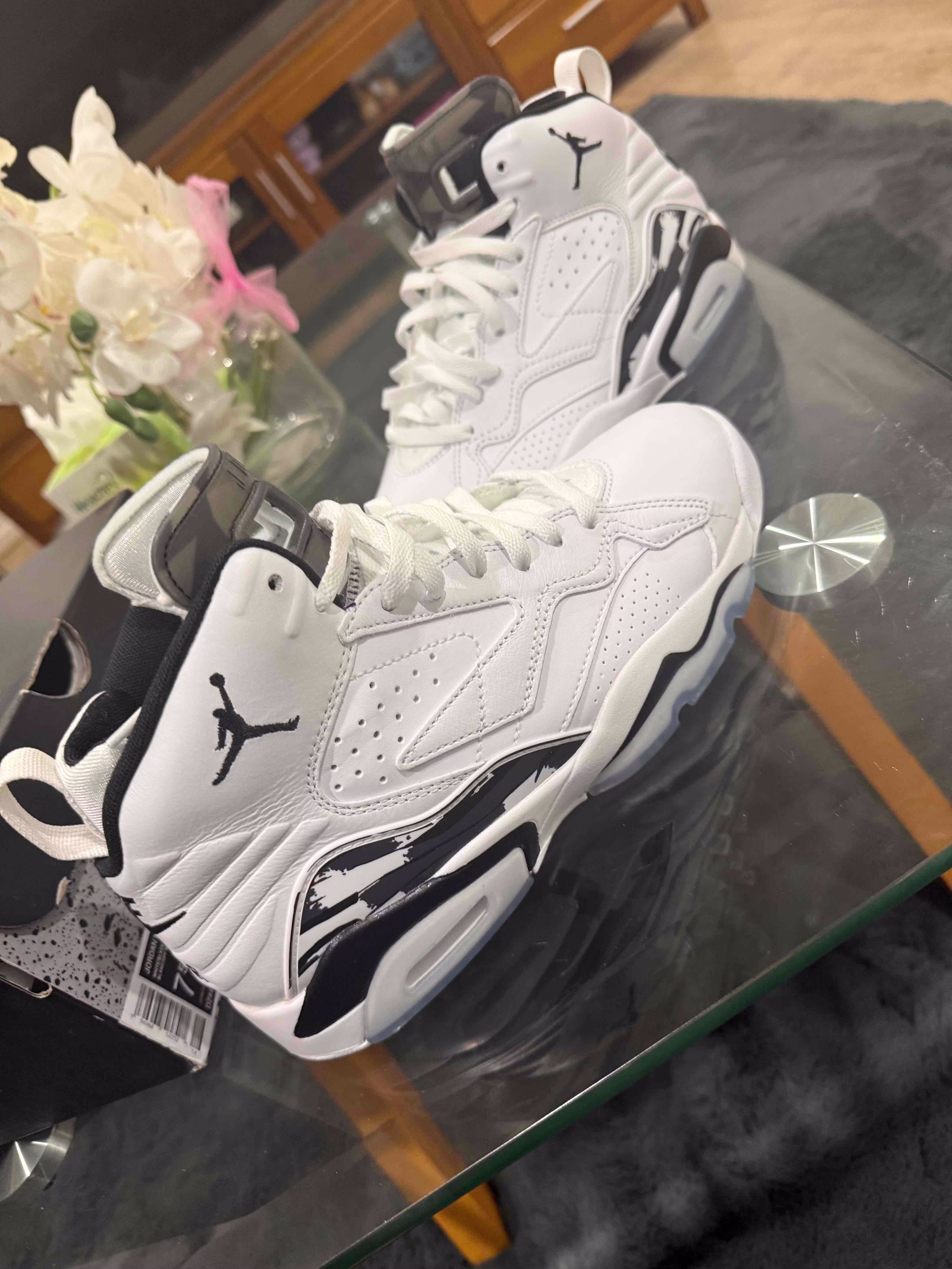 Air Jordan MVP 'White Black' DZ4475-100 Air Jordan MVP 'White Black' DZ4475-100